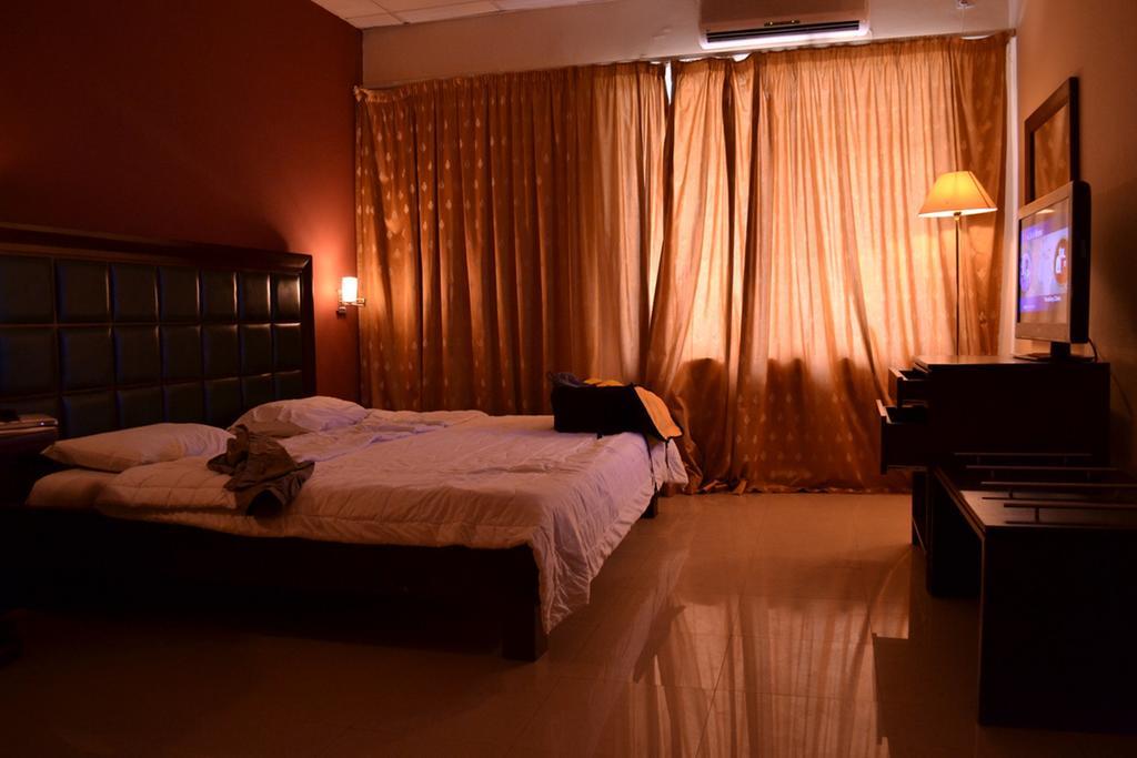 Transcorp Hotels Calabar Δωμάτιο φωτογραφία